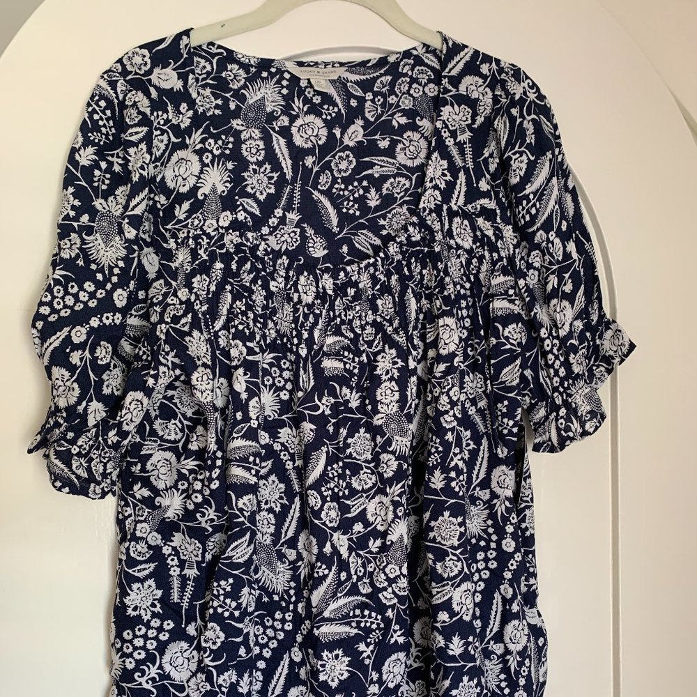 LUCKY brand peasant top navy blue flower pattern